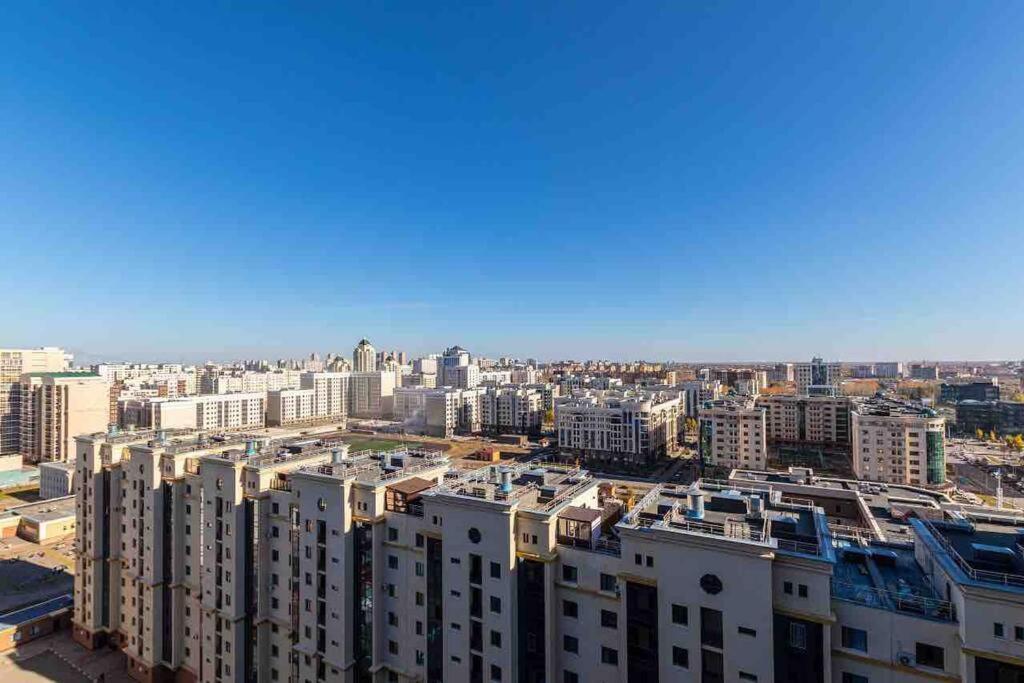 Уютная Квартира С Террасой В Сердце Столицы Apartment Taldykol Exterior foto