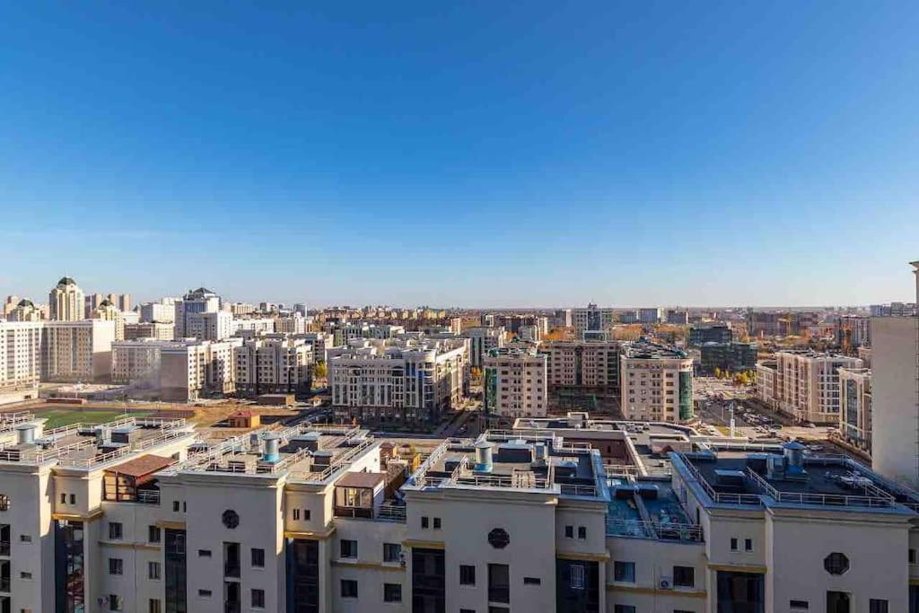 Уютная Квартира С Террасой В Сердце Столицы Apartment Taldykol Exterior foto